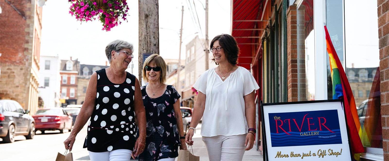 Vibrant Waterfront  Stay & Play in our Seaside Town